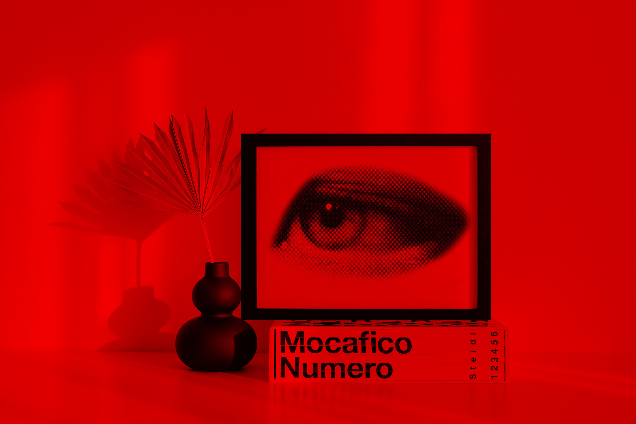 'BLINK': Light Reactive Digital Art Print / Postcard, Wall Decoration in a Variety of Sizes on Glossy Paper